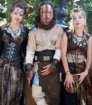 Jana, Shana and Mickey Flint as Zabraks